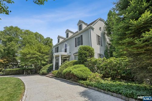 191 Hillside Ave, Englewood, NJ, 07631-3035 | Card Image