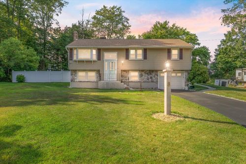 8 Joseph Rd, Salem, NH, 03079-2068 | Card Image