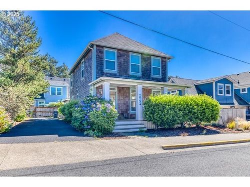 2752 Sw Beach Ave, Lincoln City, OR, 97367-2018 | Card Image