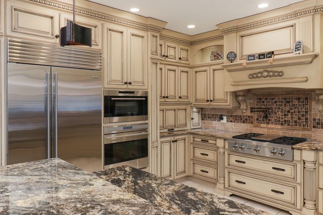 104 S Spencer St, House other with 4 bedrooms, 5 bathrooms and 4 parking in Lexington IL | Image 13