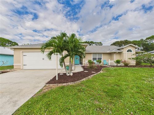 664 Doctor Ave, SEBASTIAN, FL, 32958-4820 | Card Image
