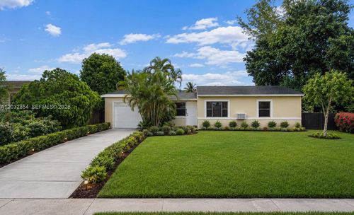 261 Nw 139th St, North Miami, FL, 33168-4017 | Card Image