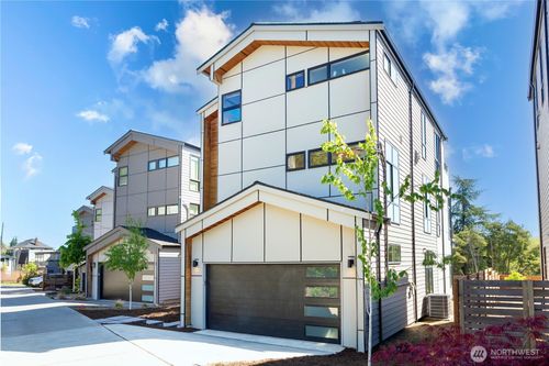 7107 Aurora Avenue N, Seattle, WA, 98103 | Card Image