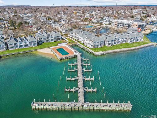 40 Stirling Cv, Greenport, NY, 11944-1460 | Card Image