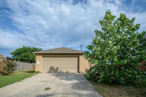 219 Lucky Clover Ln, Hutto, TX, 78634-4175 | Card Image