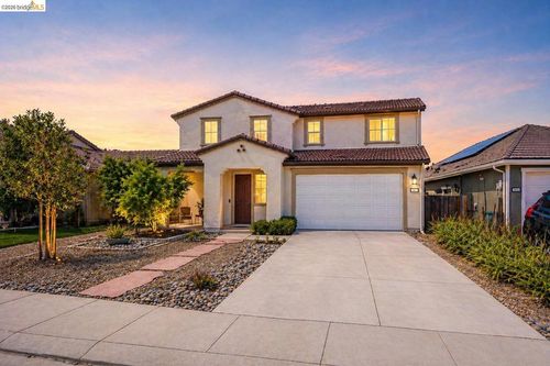 661 Longmont Dr, Oakley, CA, 94561-1067 | Card Image