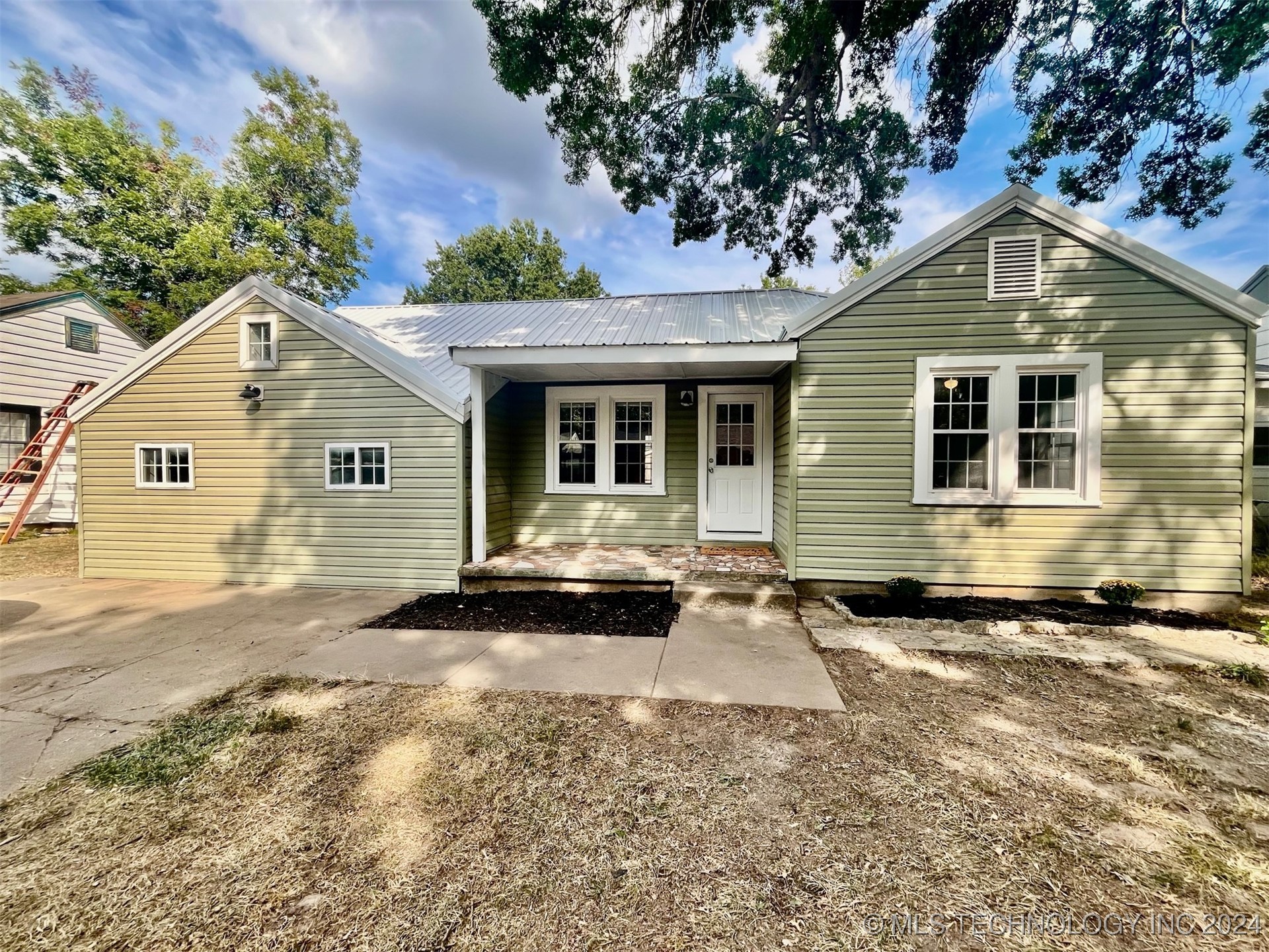 Hogan St, Pryor, OK 74361
