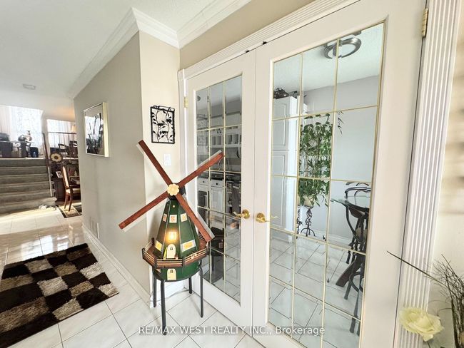 425 Hansen Rd N, House other with 4 bedrooms, 3 bathrooms and 4 parking in Brampton ON | Image 5