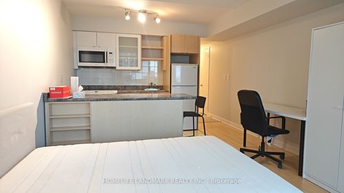 1409-600 Fleet St, Toronto, ON, M5V1B7 | Card Image