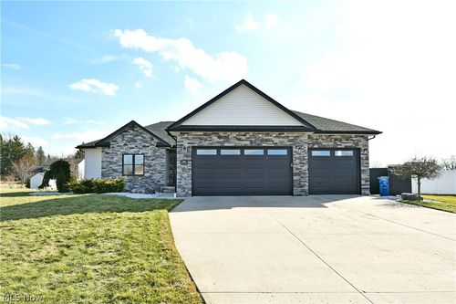 4885 Tree Line Trl, New Middletown, OH, 44442-7755 | Card Image