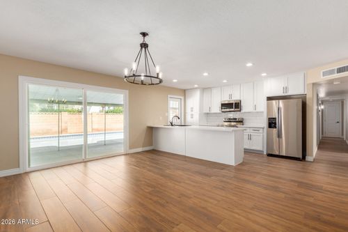 1102 E Alameda Dr, Tempe, AZ, 85282-3957 | Card Image