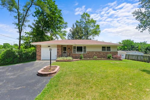 5902 Fox Lake Rd, McHenry, IL, 60051-6211 | Card Image