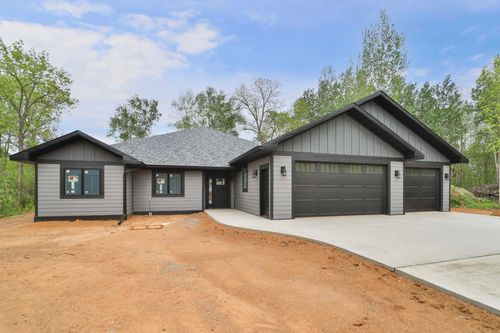 16 Deblock Dr, Crosby, MN, 56441-1001 | Card Image