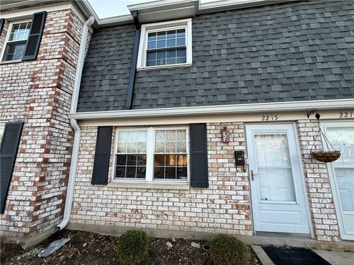 2215 Crew Cir, West Carrollton, OH, 45439-3203 | Card Image