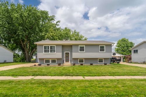 2304 Nw 3rd Avenue, Waverly, IA, 50677 | Card Image