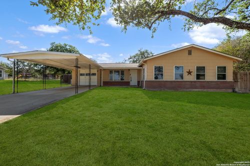 1400 N Windy Knoll Dr, Devine, TX, 78016-1211 | Card Image