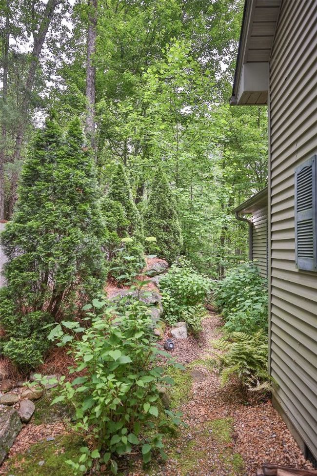 151 Rhododendron Ct, House other with 3 bedrooms, 3 bathrooms and null parking in Sapphire NC | Image 18