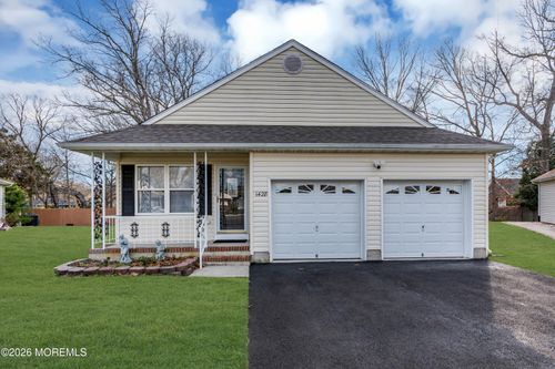 1428 Petunia Way S, Toms River, NJ, 08755-3200 | Card Image