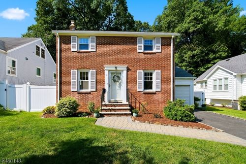 11 Monroe Ave, Roseland, NJ, 07068-1342 | Card Image