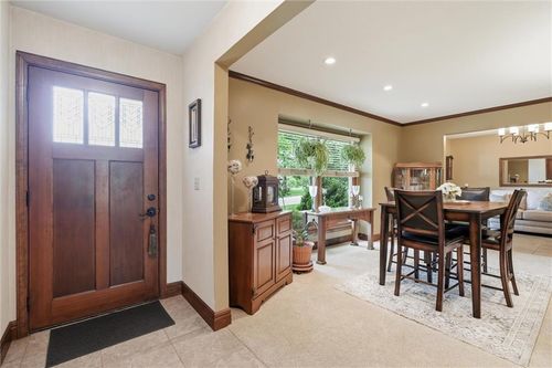 16537 Glenwood St, Stilwell, KS, 66085-9274 | Card Image