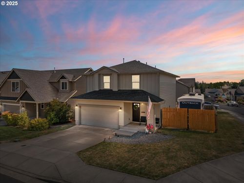 907 E 16th St, Lafayette, OR, 97127-9252 | Card Image