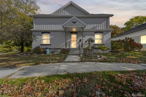 166 N Court St, Lapeer, MI, 48446-2212 | Card Image