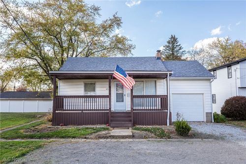 4251 Birchwood Ave, Louisville, OH, 44641-9306 | Card Image