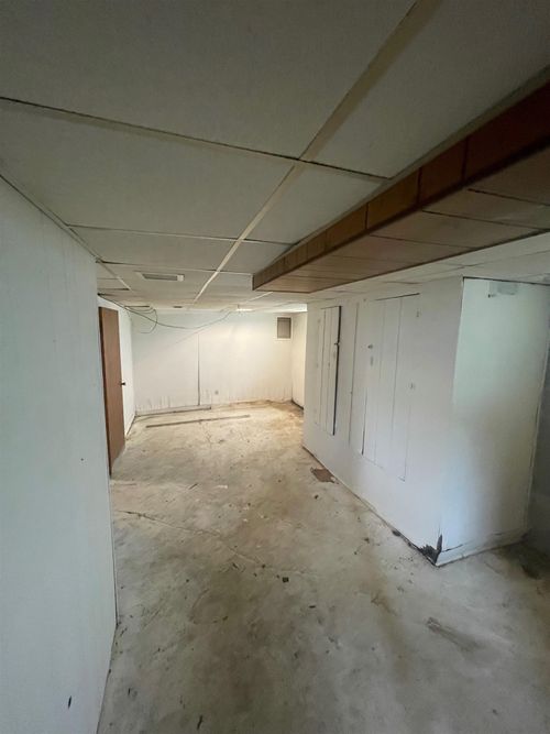 745 Freeman Ave, Flint, MI, 48507-1707 | Card Image