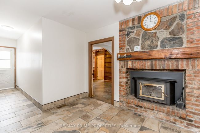 14009 1 St Concession Rd, House other with 3 bedrooms, 4 bathrooms and 10 parking in Zephyr ON | Image 6