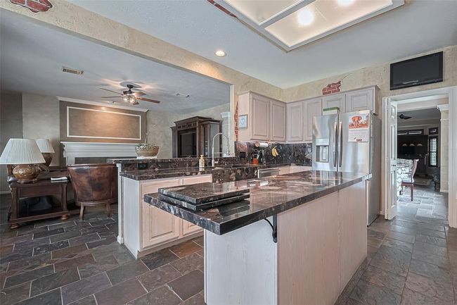 15014 Redbud Leaf Ln, House other with 4 bedrooms, 2 bathrooms and 3 parking in Cypress TX | Image 13