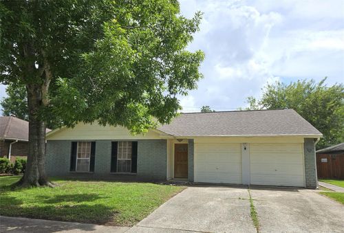 2515 Heritage Colony Dr, Webster, TX, 77598-3205 | Card Image