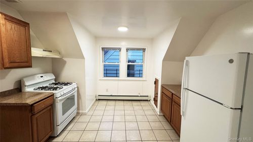 29 S Terrace Ave, Mount Vernon, NY, 10550-2493 | Card Image