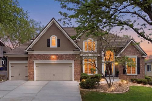 14621 Dearborn St, Overland Park, KS, 66223-2658 | Card Image