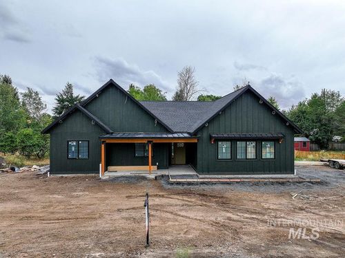 1062 N Mountain View Rd, Moscow, ID, 83843-8133 | Card Image
