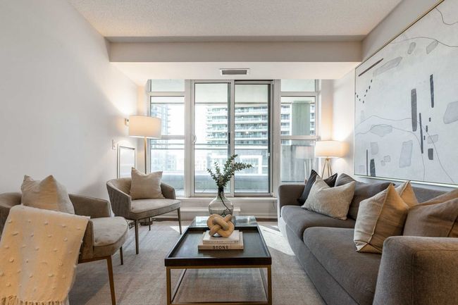 810 - 35 Bastion St, Condo with 2 bedrooms, 2 bathrooms and 2 parking in Toronto ON | Image 10