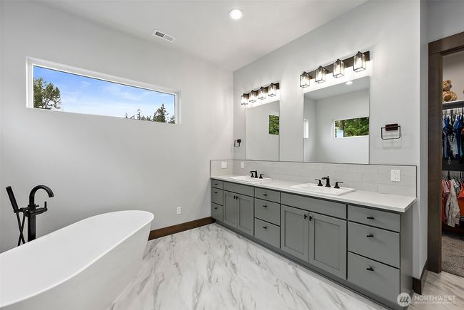 15701 264 Th St E, House other with 4 bedrooms, 3 bathrooms and 12 parking in Graham WA | Image 28