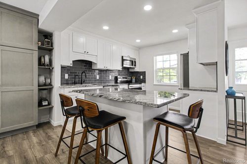 41329 Lagoon Ct, Northville, MI, 48167-1923 | Card Image