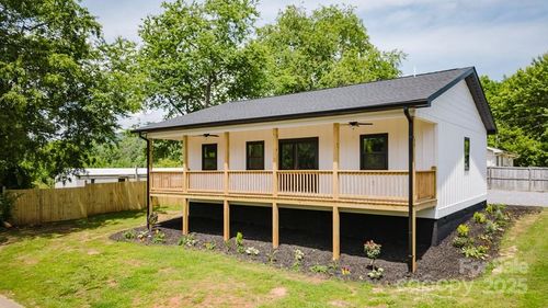 90 Park Street Street, Bryson City, NC, 28713 | Card Image