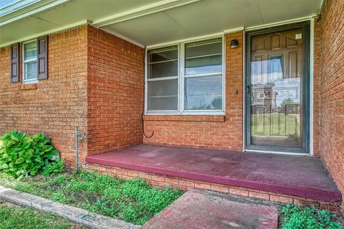2724 Chapman Rd, Clinton, OK, 73601-9501 | Card Image