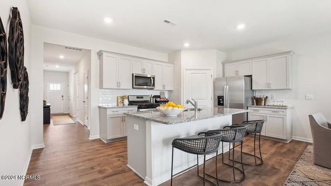 208 Lake Tyler Dr, House other with 4 bedrooms, 2 bathrooms and 2 parking in New Bern NC | Image 9