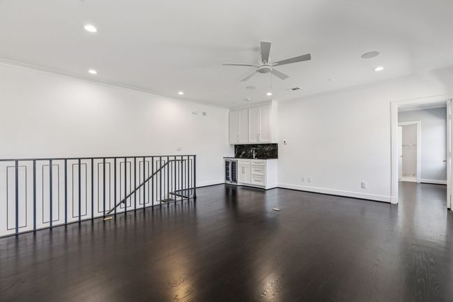 3rd floor Living Room | Image 33