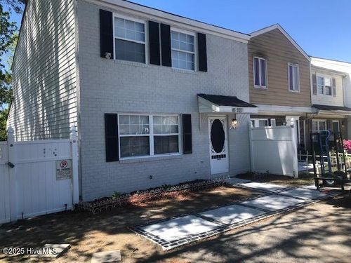 101 Villa Dr, Jacksonville, NC, 28546-7416 | Card Image