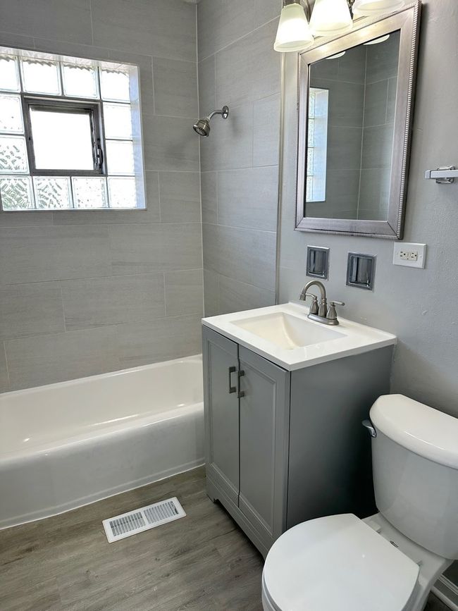 D - 1721 E Roosevelt Rd, Townhouse with 3 bedrooms, 2 bathrooms and 1 parking in Wheaton IL | Image 13