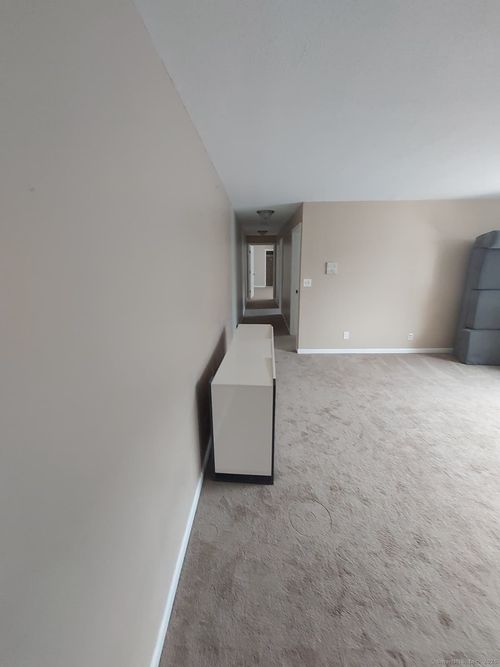 apt-1f-63 Huntington St, Hartford, CT, 06105-7608 | Card Image