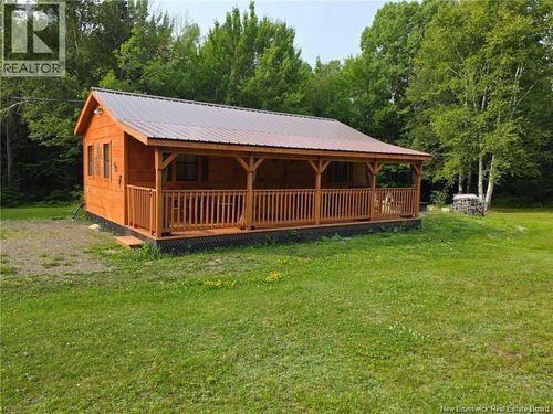 296 Beaconsfield Rd, Beaconsfield, NB, E7H1G3 | Card Image