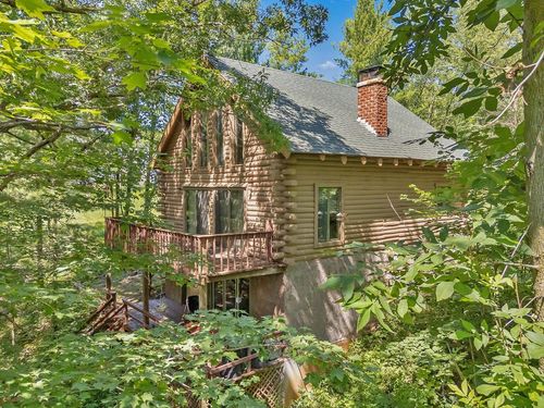 S663 Whippoorwill Ct, La Valle, WI, 53941-9233 | Card Image