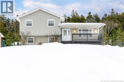 165 Porter St, Saint John, NB, E2M0A4 | Card Image