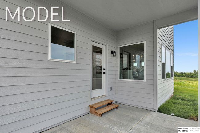 5417 N 191 St St, House other with 4 bedrooms, 3 bathrooms and 3 parking in Elkhorn NE | Image 52