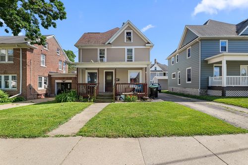 323 W Maple Avenue, Beaver Dam, WI, 53916 | Card Image
