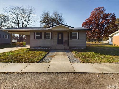 930 Mcnew Dr, Bernie, MO, 63822-9411 | Card Image